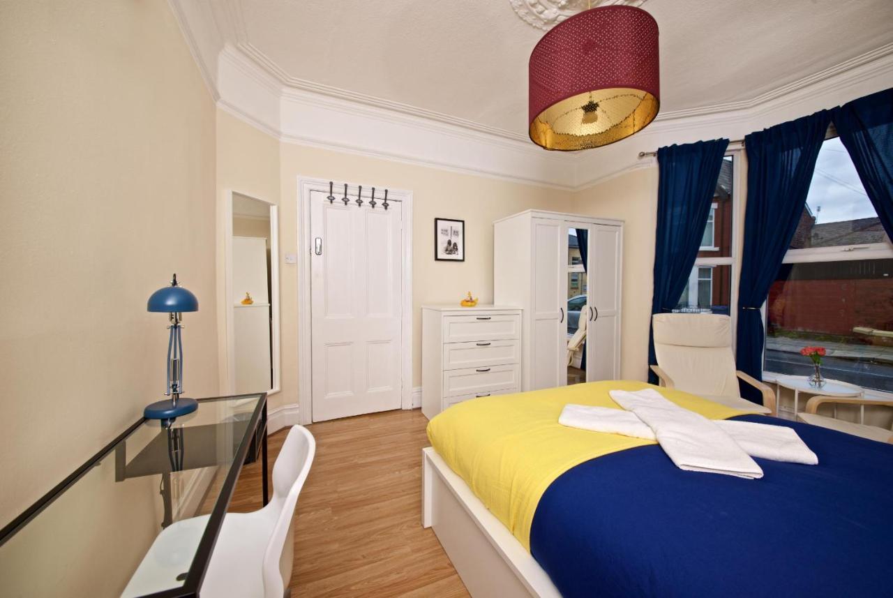 Apartment - The Beatles Theme House - Penny Lane Dd1 *